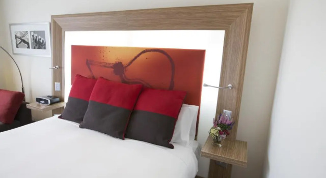 Двухместный люкс Superior с балконом Novotel Sydney Olympic Park