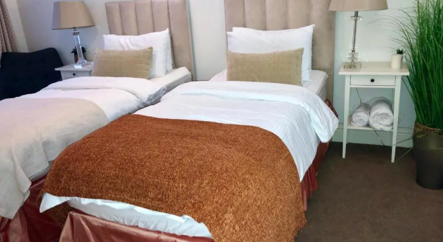 Contemporary large apartment in an ideal location, Забронировать Апартаменты/квартира Бат Bath and North Somerset, рядом с Old Orchard Street Theatre