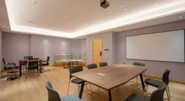 Люкс Deluxe Xiangyang Yihua Hotel