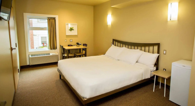 Refresh Inn & Suites