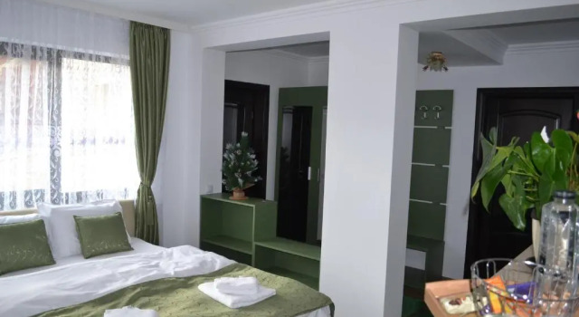 Casa Hera, Забронировать Отель Отели Прахова 3 звезды, 3*