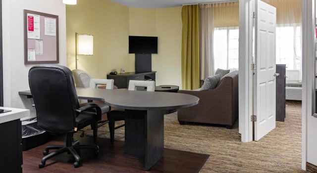 Двухместный люкс c 1 комнатой Candlewood Suites Warner Robins by IHG