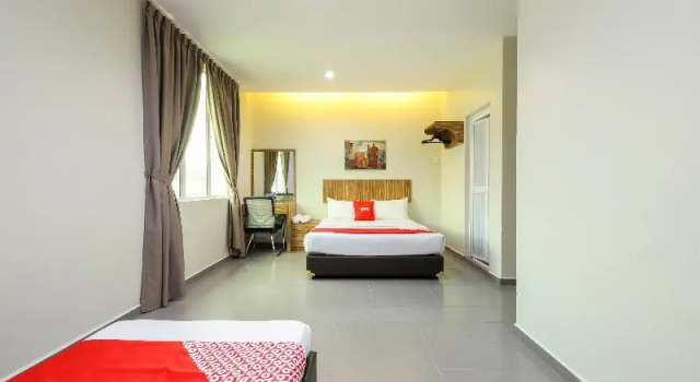 Люкс OYO 89839 Riaz Hotel