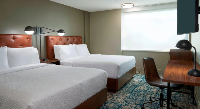 Двухместный номер Standard Four Points by Sheraton Toronto Airport