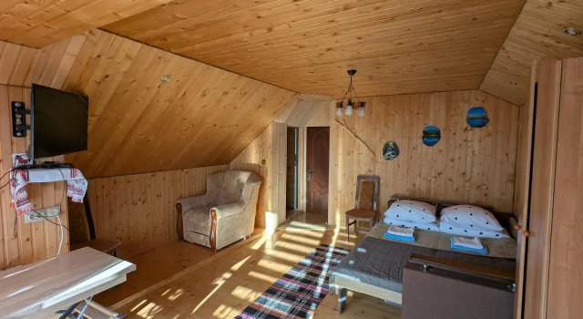 Guest house Gostynna Rodyna, Varaa Matkakoti Izki 