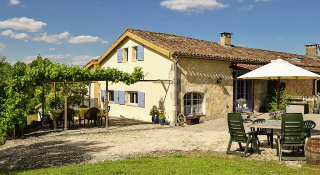Snug cottage in Saint-Eutrope-De-Born with pool, Забронировать Дом для отпуска Сен-Этроп-де-Борн Lot-et-Garonne