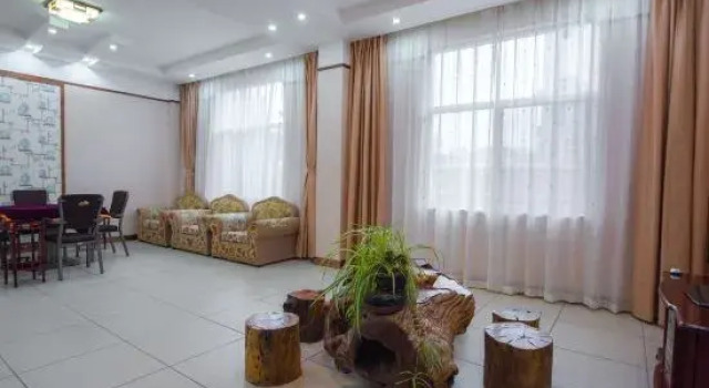 NuoYun（KaiYi） Hotel, Book Hotel Hotels in Mengzi with Parking, Parking