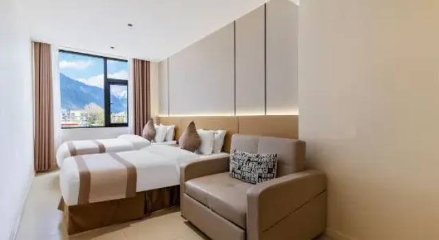 Трёхместный семейный люкс с видом на реку Conch Boutique Hotel