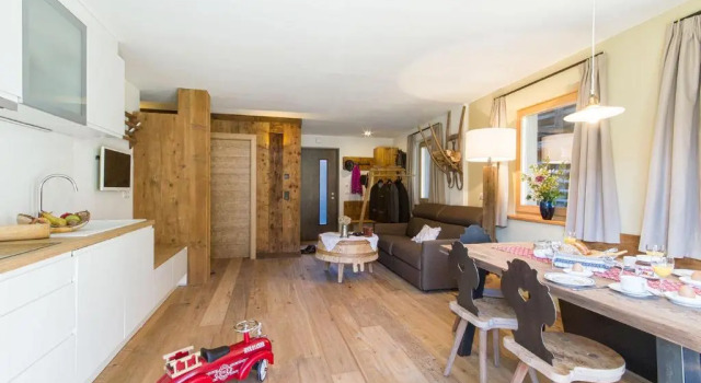 Chalet Da Mont, Забронировать Шале Отели Сельва-ди-Валь-Гардена с парковкой, рядом с 18 Сокерс - Чампиной, Парковка
