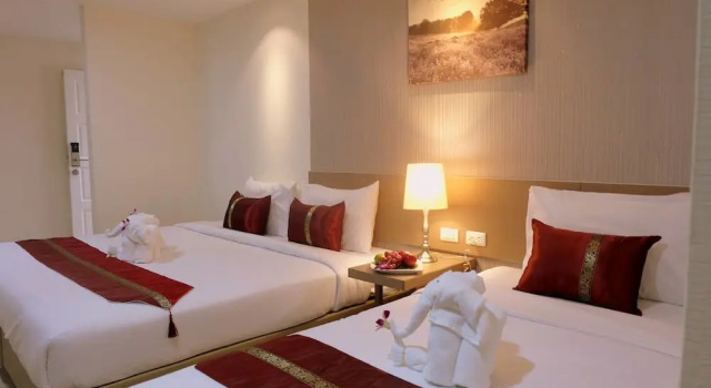 Семейный номер Standard с балконом Baron Residence Bangkok