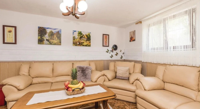 2 Bedroom Beautiful Home In Plaski, Réserver Hôtel Latin Karlovac county