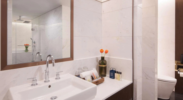 Двухместный номер Deluxe Grand Golden Tulip Shanghai Hongqiao- A Louvre Hotel