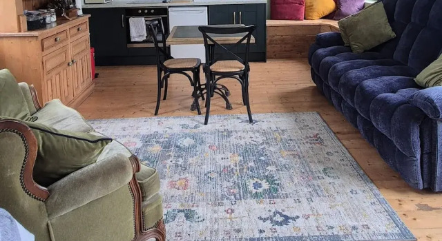 Apartment-sleeps2-parking-garden-patio
