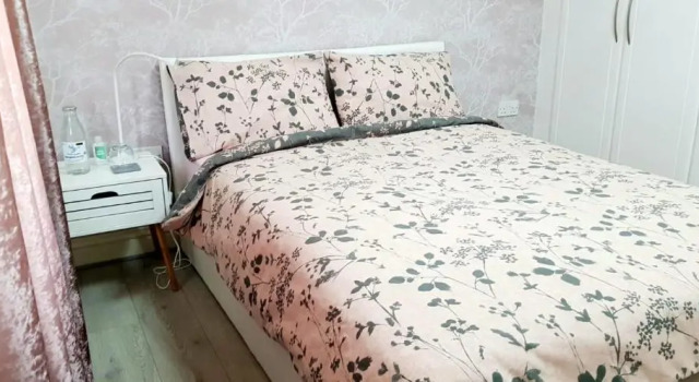 Stunning Room with Large Private Bathroom, Rezervați Hotel Derby 