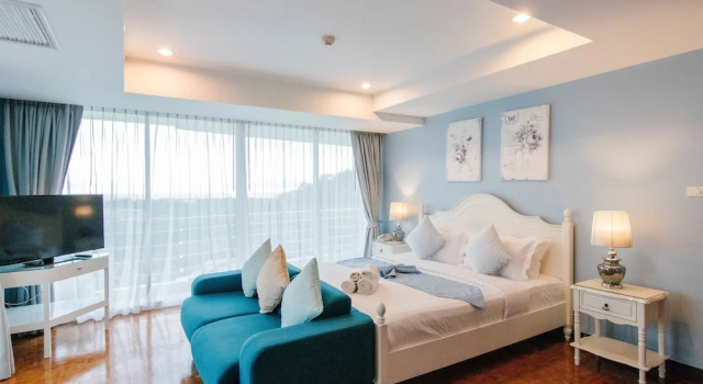 Люкс с балконом SeaRidge Hua Hin Resort & Poolvilla