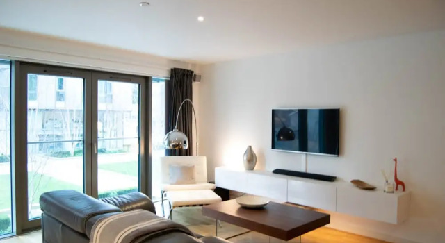 Stunning 2 Bedroom Apartment on the River Thames, Varaa Huoneisto Asunnot kohteessa Merseyside, Huoneisto