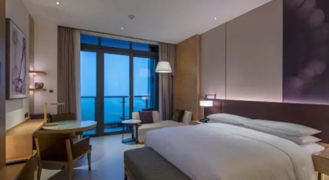 Двухместный номер Standard с видом на поле для гольфа Renaissance Haikou Hotel