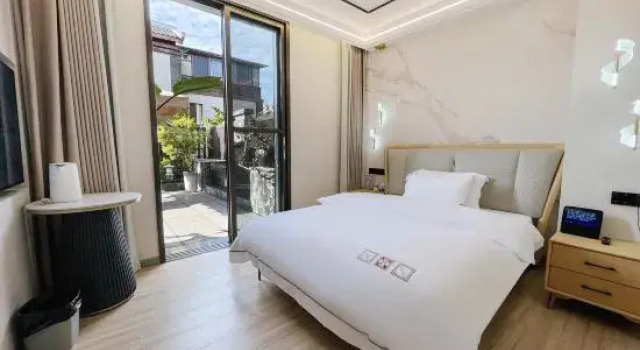 Люкс с видом на сад Jianquan · Chayun Xianglan | Smart Hot Spring Courtyard Guesthouse (Chama Ancient City)