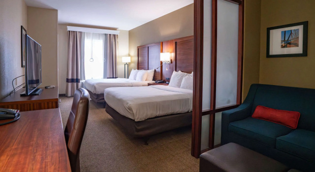 Четырёхместный люкс Comfort Suites Flowood - Jackson Airport