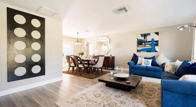 Elegant Heated Pool Home 12 minutes to the beaches of Anna Maria Island and IMG Academy
