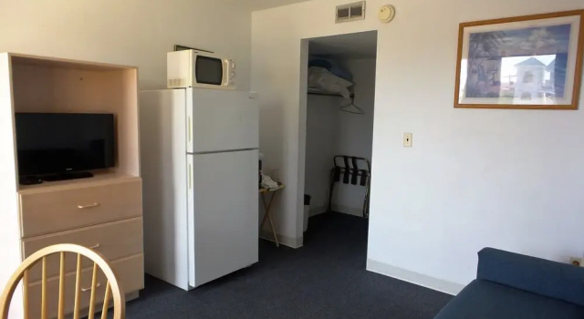 Четырёхместный номер Deluxe с 2 комнатами с красивым видом из окна Golden Rail Motel