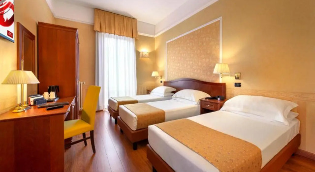 Трёхместный номер Standard Lancaster Hotel
