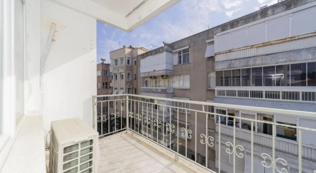 Central Flat Near Seaside In Antalya Muratpasa
