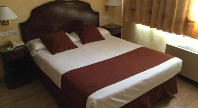Двухместный номер Standard с балконом Hotel Cordón
