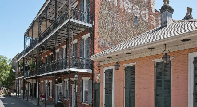 French Quarter Mansion, Забронировать Отель Французский квартал Новый Орлеан, рядом с Казино Harrah's New Orleans