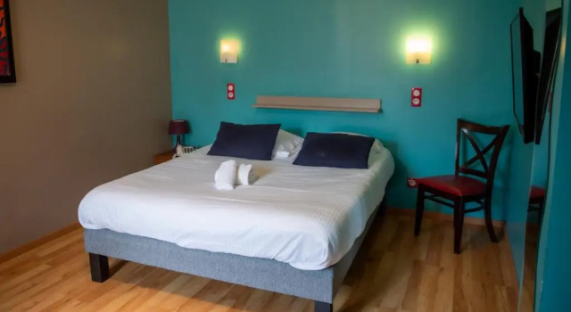 Семейный номер Standard Logis - Hotel & Restaurant La Corne d Abondance