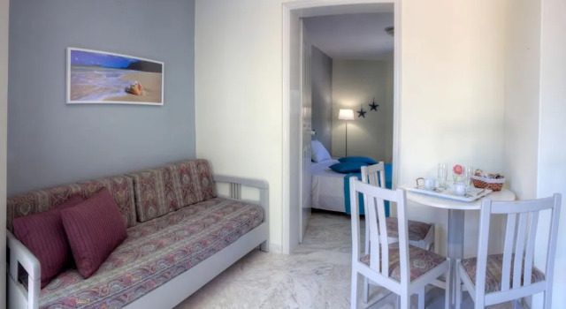Апартаменты с балконом и с частичным видом на море Villa Life