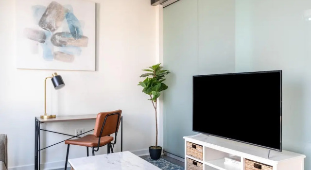 Kasa Welcoming 1 BD Amenity Access Alexandria, Забронировать Отель Александрия Washington DC Metropolitan area, рядом с Del Ray Farmers Market