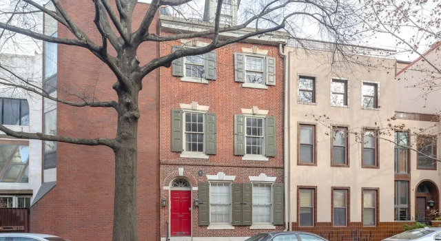 4 BD 2.5 Baths! Steps Away From Liberty Bell!, Забронировать Апартаменты/квартира Филадельфия Philadelphia Metropolitan Area, рядом с Gloria Dei Old Swedes' Episcopal Church