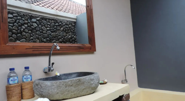 Двухместный номер Deluxe с балконом Made Taro - Menjangan Homestay