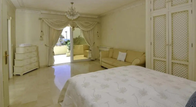 Exquisite Villa 50m To Beach