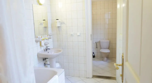Трёхместный номер Standard Hotel Heluan