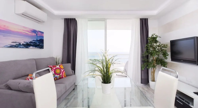 1107 Bright Modern Apartment with Spectacular Sea Views, Забронировать Апартаменты/квартира Апартаменты Санта-Крус-де-Тенерифе, рядом с Barranco de Badajoz, Апартаменты/квартира