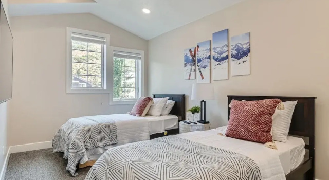 Chalet Central Park City! 3 Bedroom Home by RedAwning, Забронировать Шале Коттеджи Парк-Сити, рядом с Горнолыжный подъемник First Time Lift, Коттедж