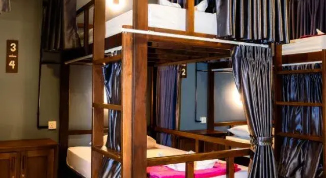 Кровать в общем номере River Nest Hostel