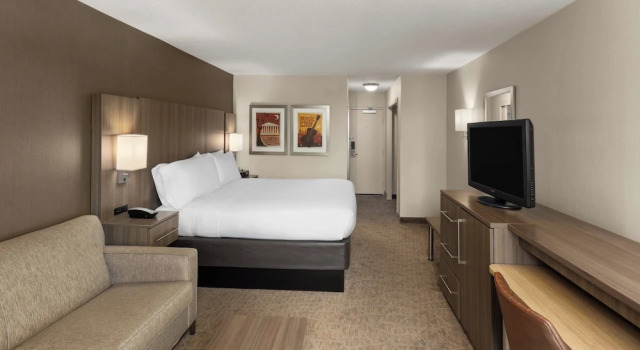 Двухместный номер Standard с балконом и с видом на парк Holiday Inn Nashville - Vanderbilt - Dwtn by IHG