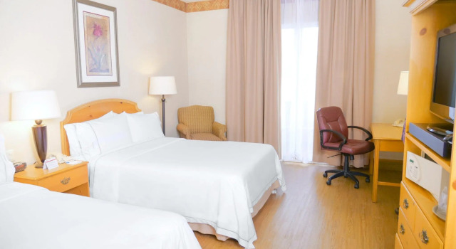 Четырёхместный номер Standard Holiday Inn Express Silao-Aeropuerto Bajio by IHG