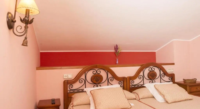 Apartamentos Rurales El Corberu, Prenota Appartamento Hotel a Asturie con parcheggio, Parcheggio