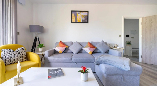Ash View Place 3 -heathrow - Thorpe Park - Free Parking, Забронировать Отель Отели Суррей с парковкой, Парковка