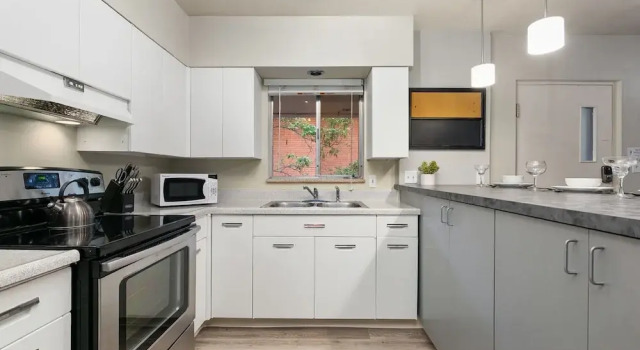 Номер Standard Azure Suite Walkable Old Town Condo w/ Park View