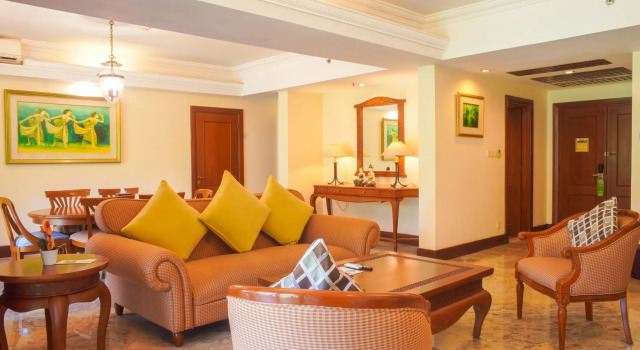 Suite Lorin Solo Hotel
