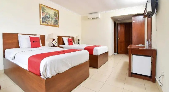 RedDoorz @ Raya Kuta, Boek Hotel Hotels in Bali met zwembad, Zwembad