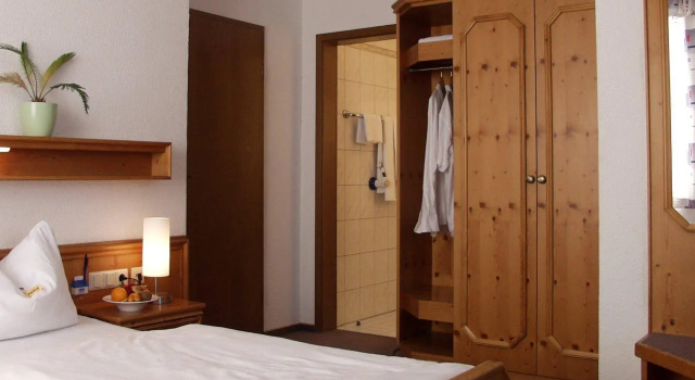 AKZENT Hotel Laupheimer Hof, Забронировать Отель Лаупхайм Баден-Вюртемберг