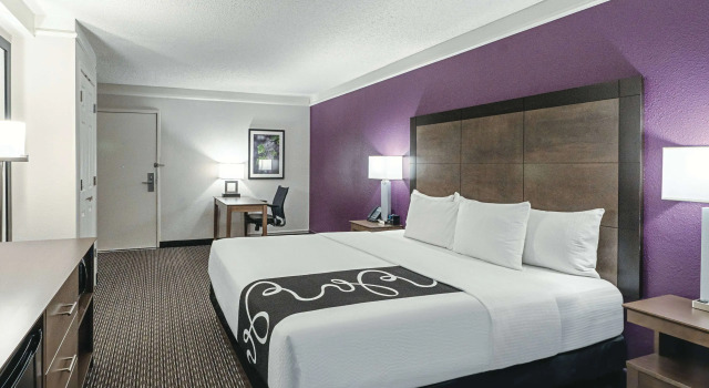 La Quinta Inn & Suites by Wyndham Lubbock West Medical Centr