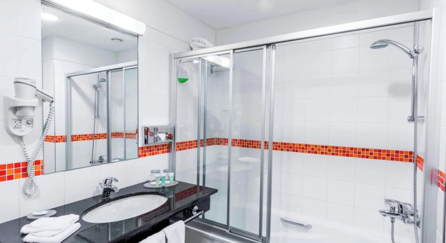 Четырёхместный номер Standard Courtyard by Marriott Pilsen