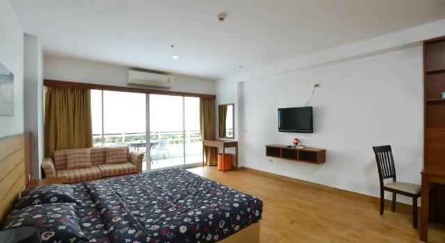 Студия с балконом Condo Express View Talay 6